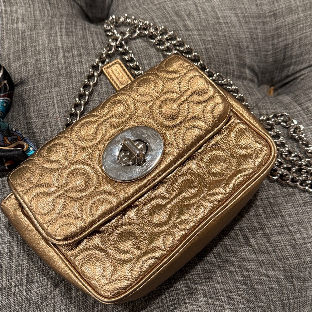 Coach Bag Madison Small Signature Embossed Gold Metallic Leather Shoulder Bag - Picture 16 of 17